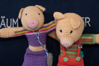 Häkelpüppchen Schweinchen mit Hose –...